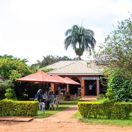 New Court View Hotel Masindi Esterno foto