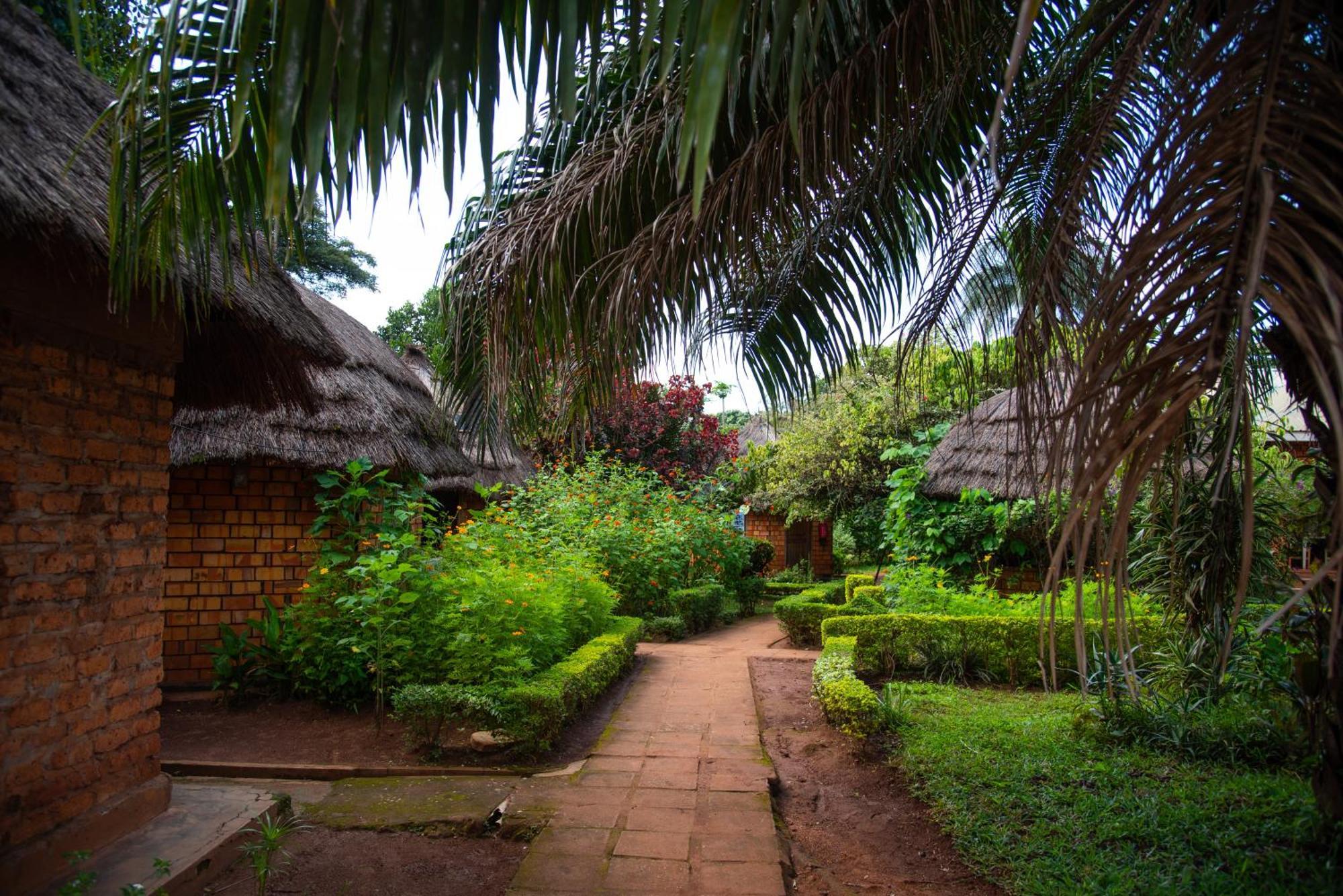 New Court View Hotel Masindi Esterno foto