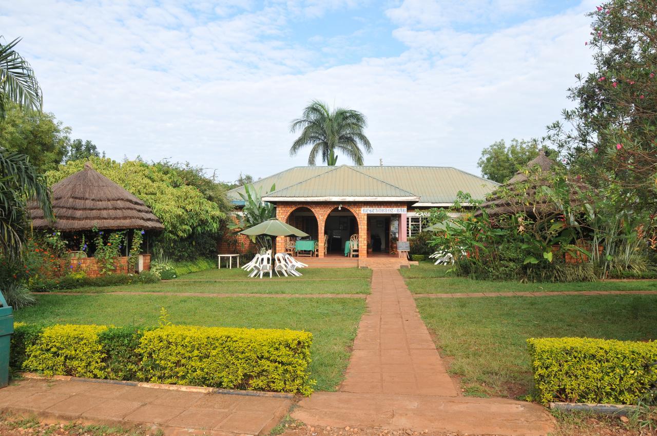 New Court View Hotel Masindi Esterno foto