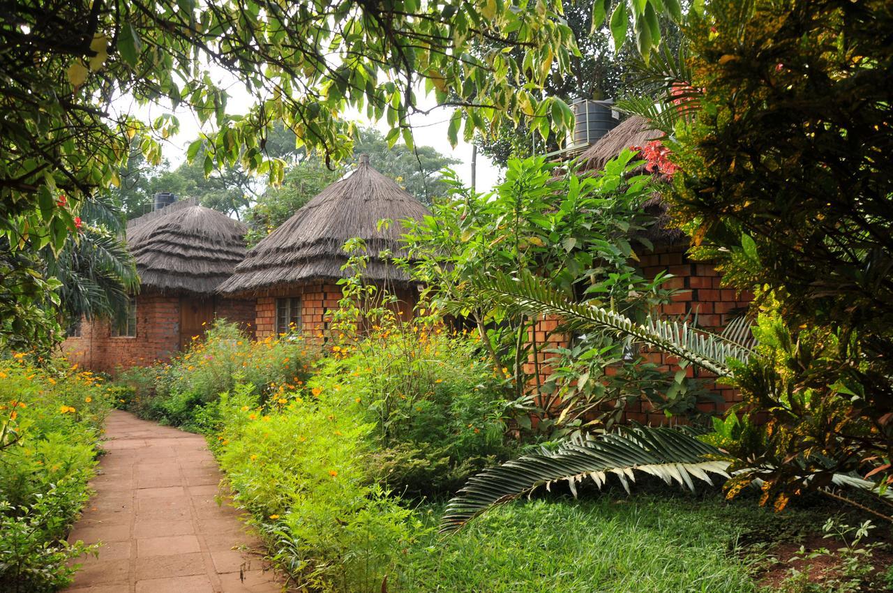 New Court View Hotel Masindi Esterno foto