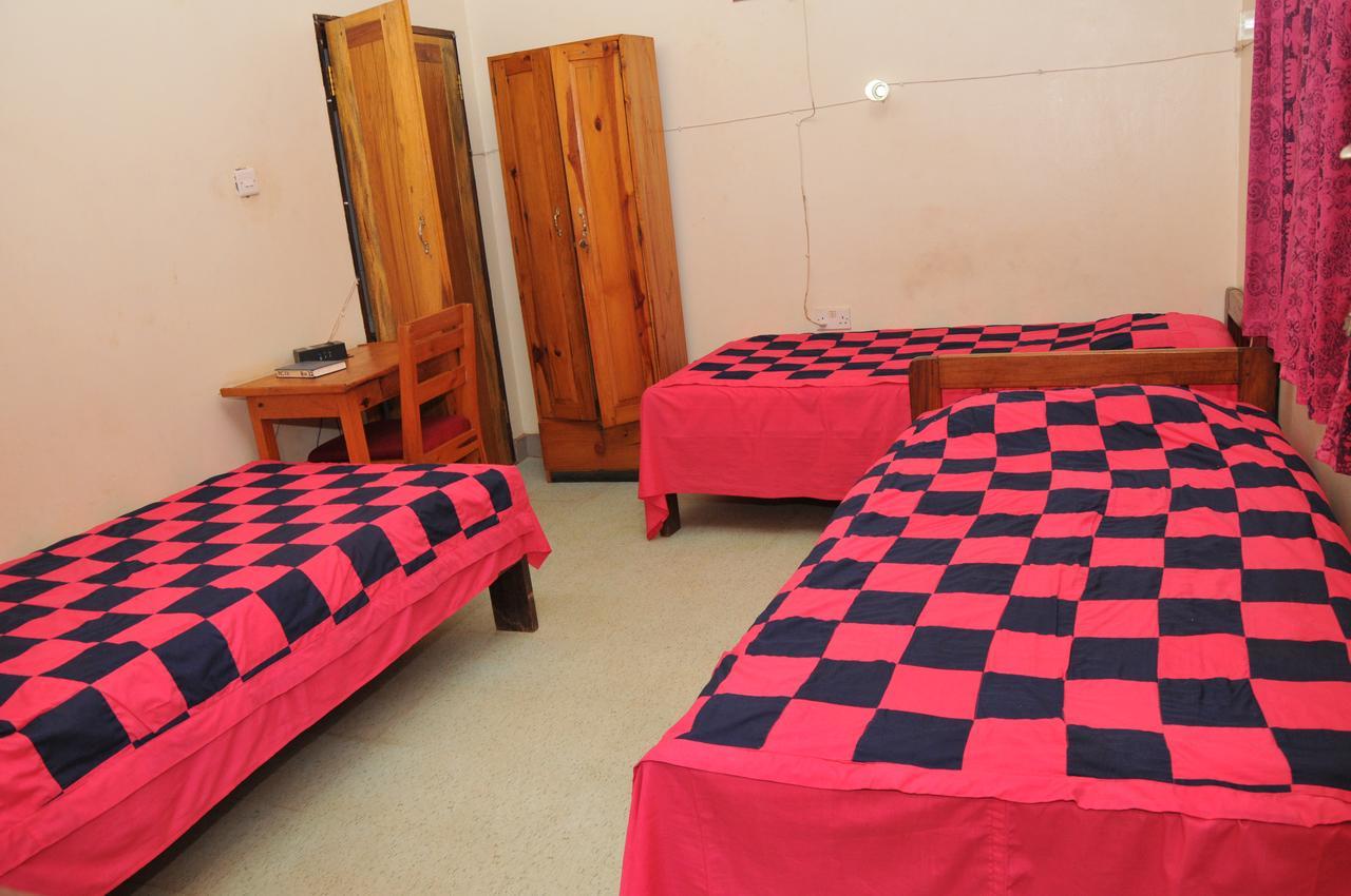 New Court View Hotel Masindi Esterno foto