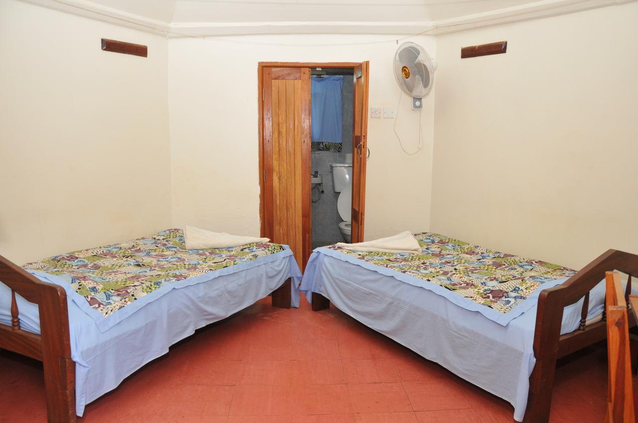 New Court View Hotel Masindi Esterno foto